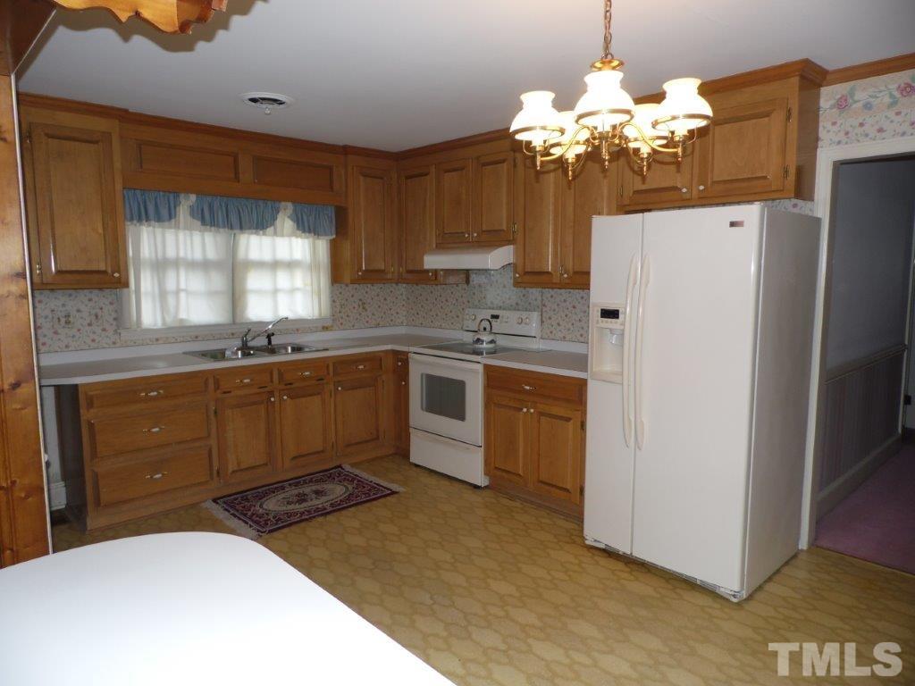 1013 Fairground Road Dunn, NC 28334 - Photo 6 of 20