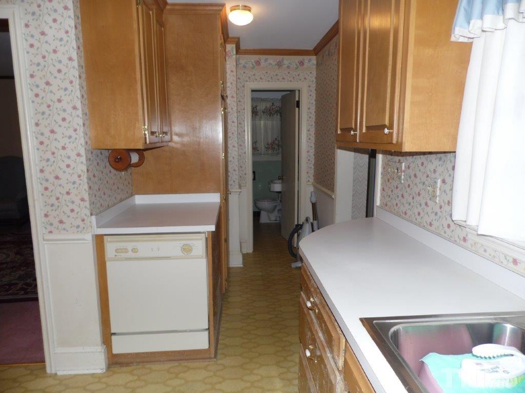 1013 Fairground Road Dunn, NC 28334 - Photo 8 of 20