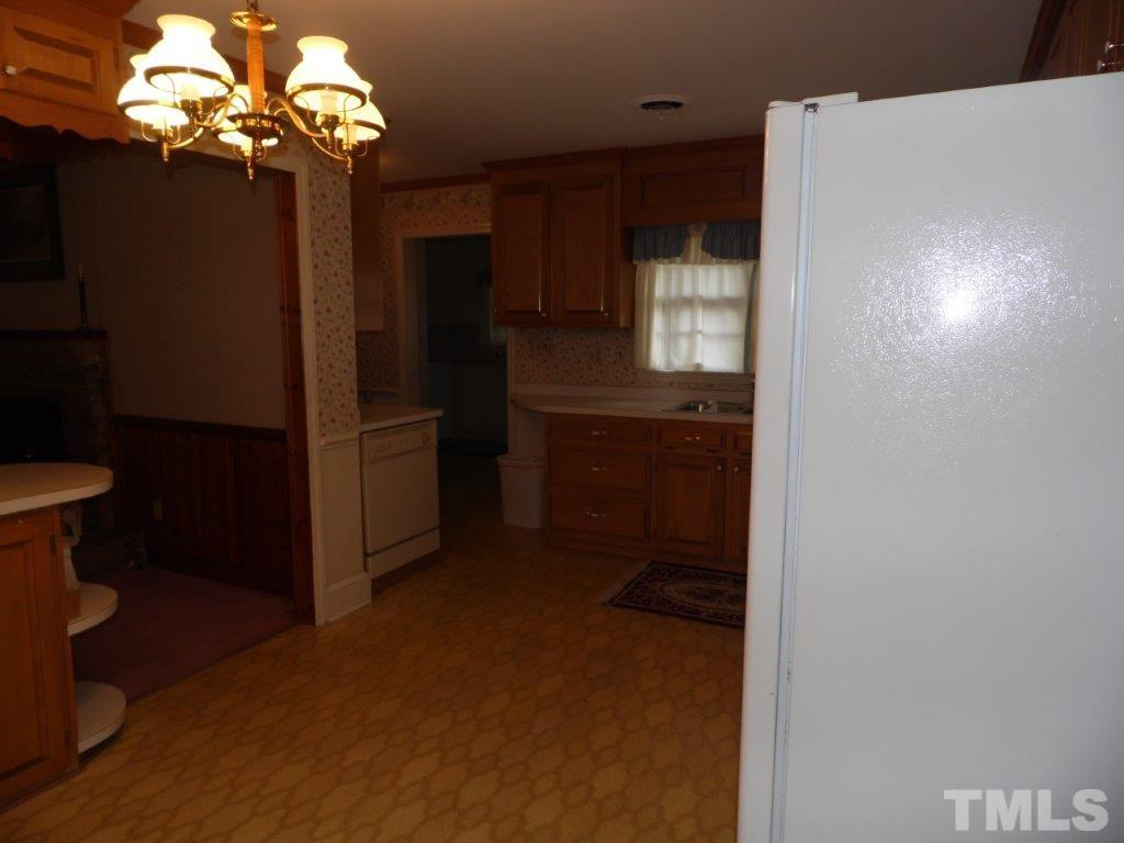 1013 Fairground Road Dunn, NC 28334 - Photo 9 of 20