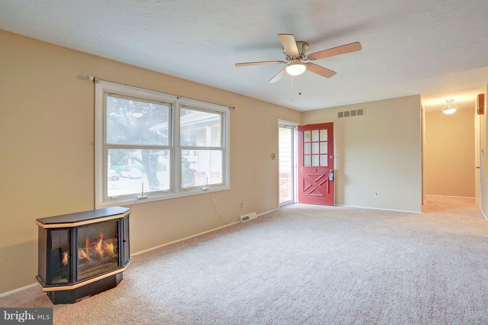 209 Doncaster Road Joppa, MD 21085 - Photo 3 of 30 Living Room