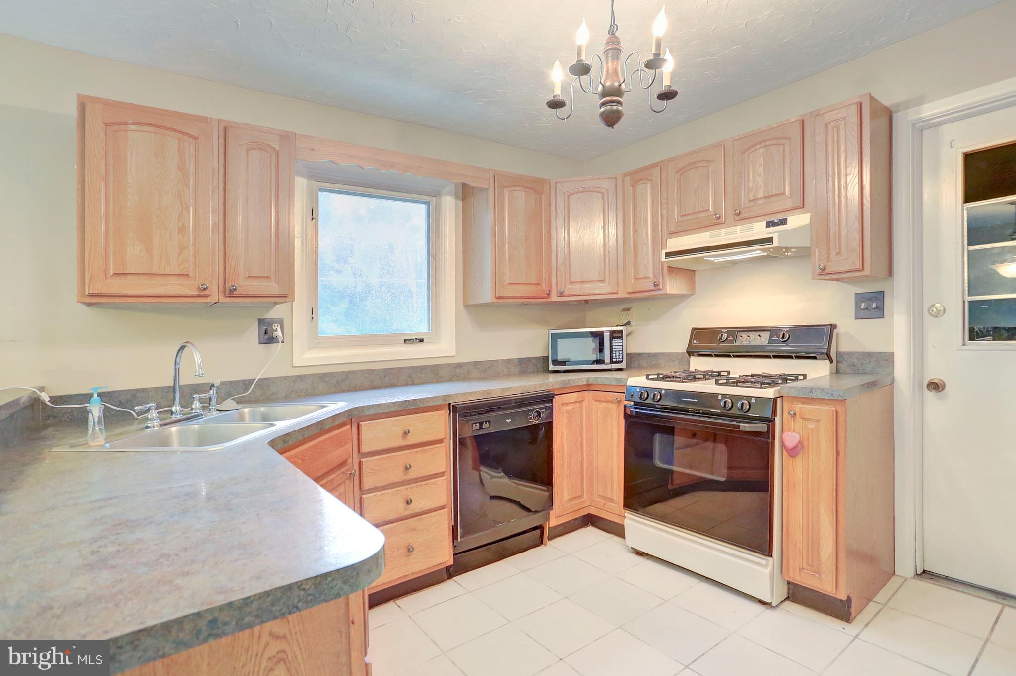 209 Doncaster Road Joppa, MD 21085 - Photo 8 of 30 Kitchen