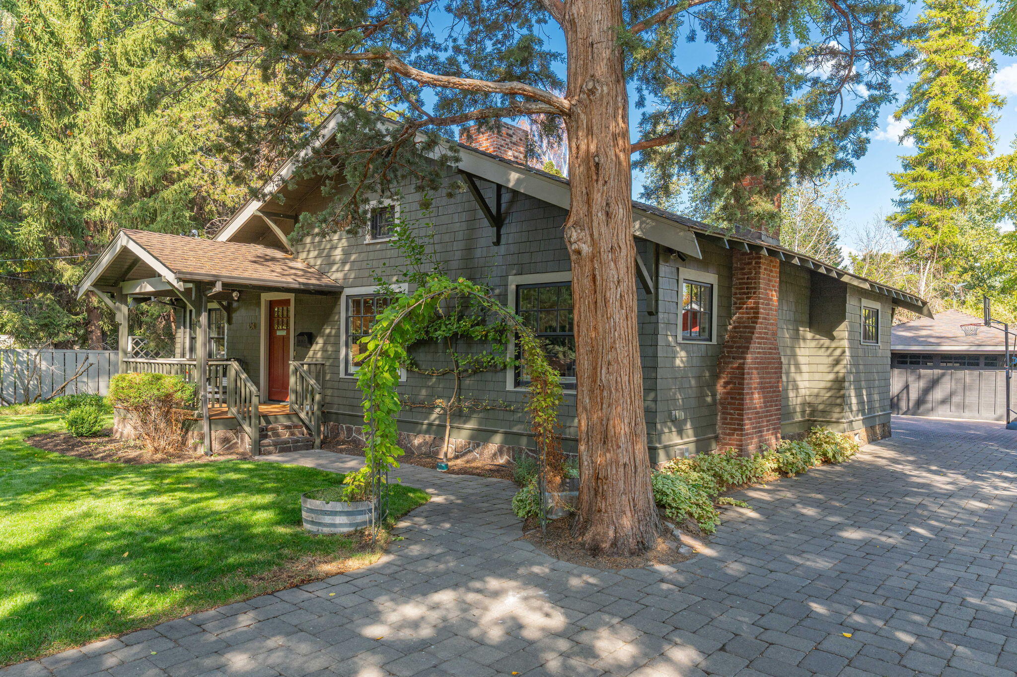 434 Northwest Drake Road Bend, OR 97703 - Photo 2 of 65 Historical setting