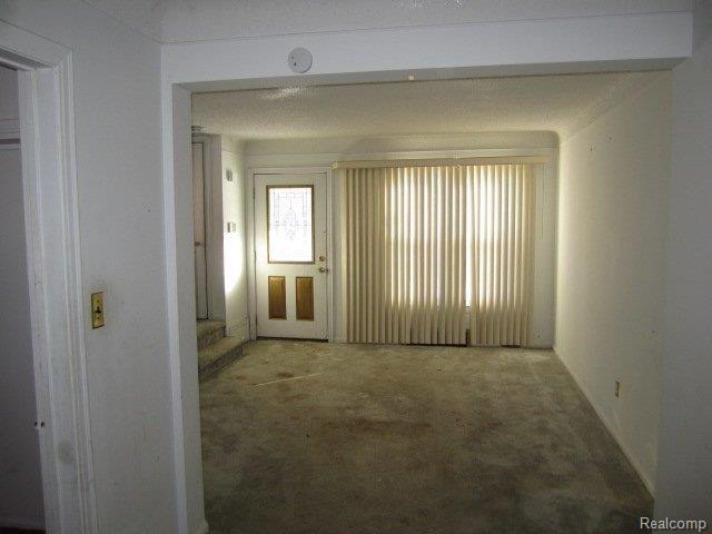 18647 Meyers Road Detroit, MI 48235 - Photo 4 of 8 IMG_0090