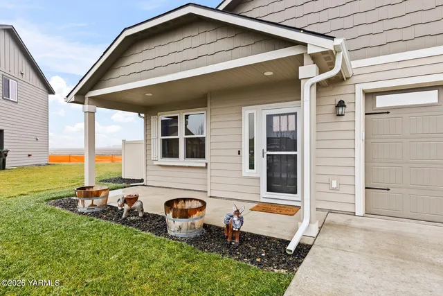 $391,000 | 403 Lambert Court, Grandview, WA 98930