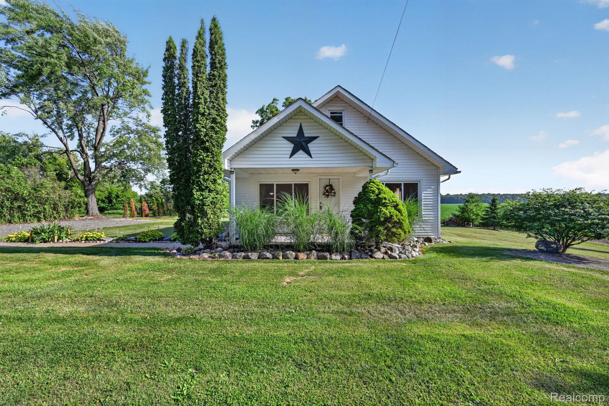 3658 Newburg Road Bancroft, MI 48414 - Photo 2 of 56 3-web-or-mls-DSC_7412.jpg