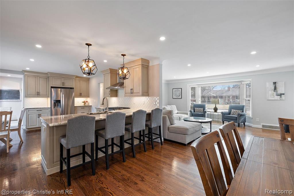 540 Shoreham Road Grosse Pointe Woods, MI 48236 - Photo 14 of 44