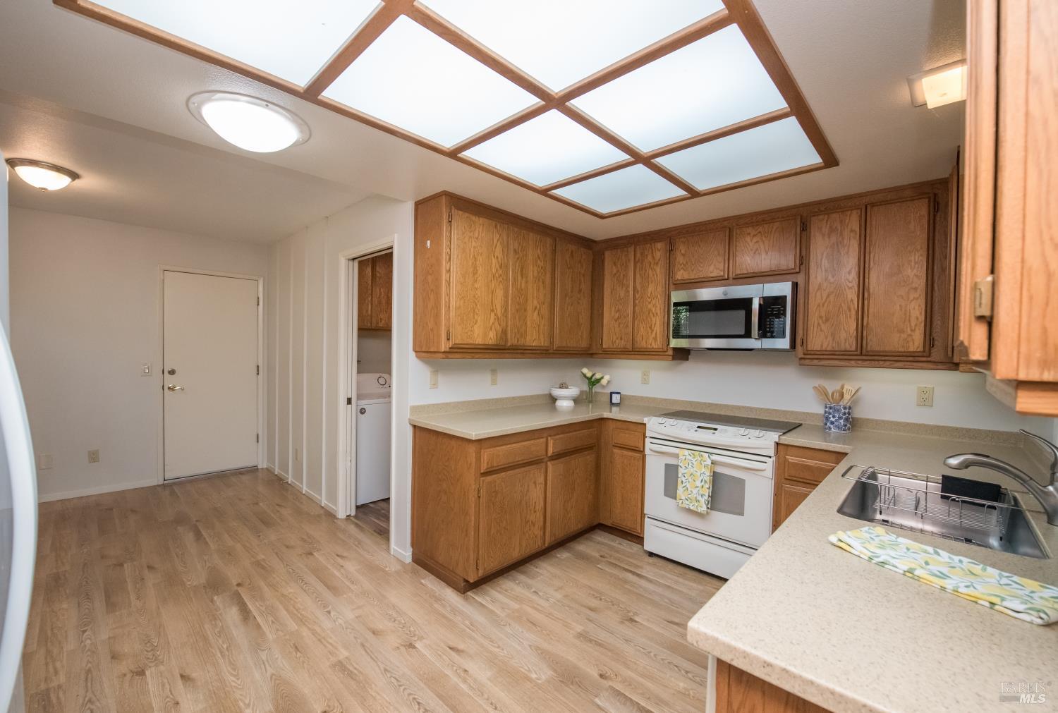 6320 Stone Bridge Road Santa Rosa, CA 95409 - Photo 15 of 37