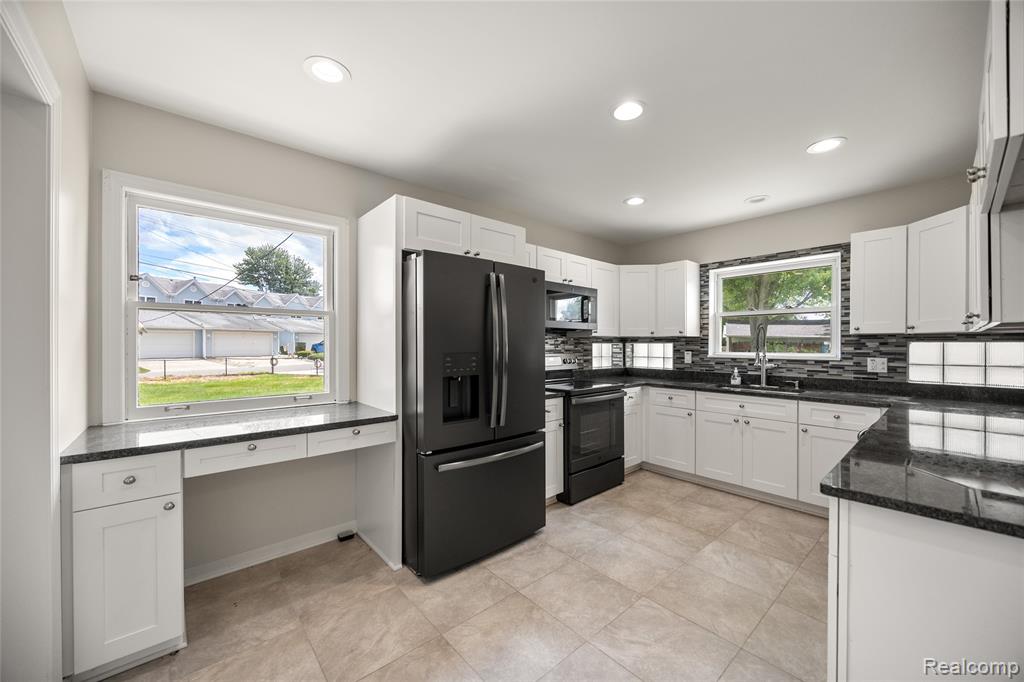 701 Pointe Tremble Road Algonac, MI 48001 - Photo 14 of 41