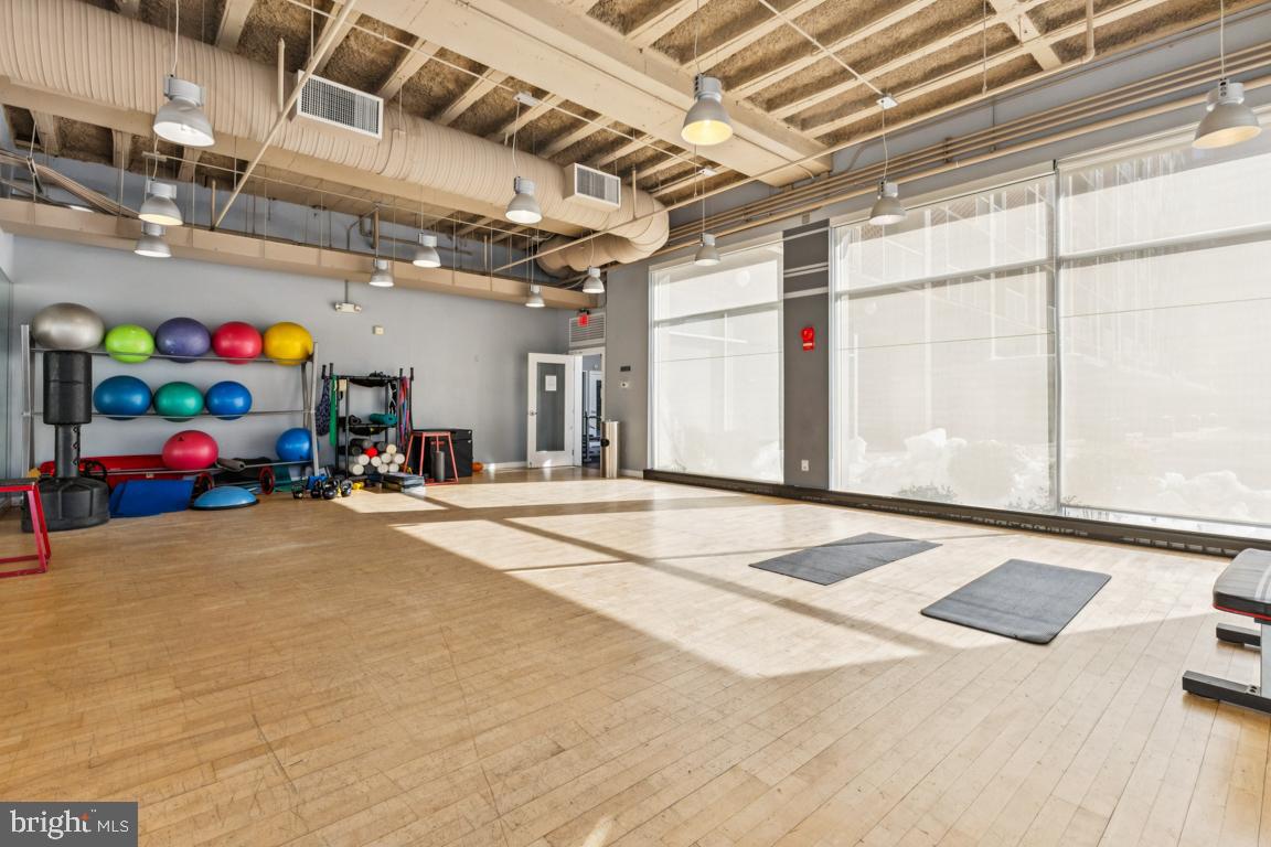350 G Street Southwest, Unit N414 Washington, DC 20024 - Photo 8 of 14