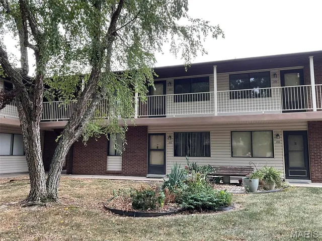 $87,500 | 120 Suppiger Lane, Unit 202, Highland, IL 62249