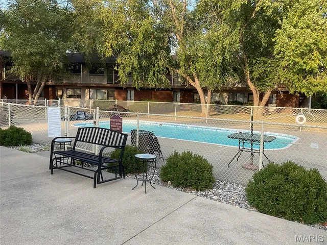 $87,500 | 120 Suppiger Lane, Unit 202, Highland, IL 62249