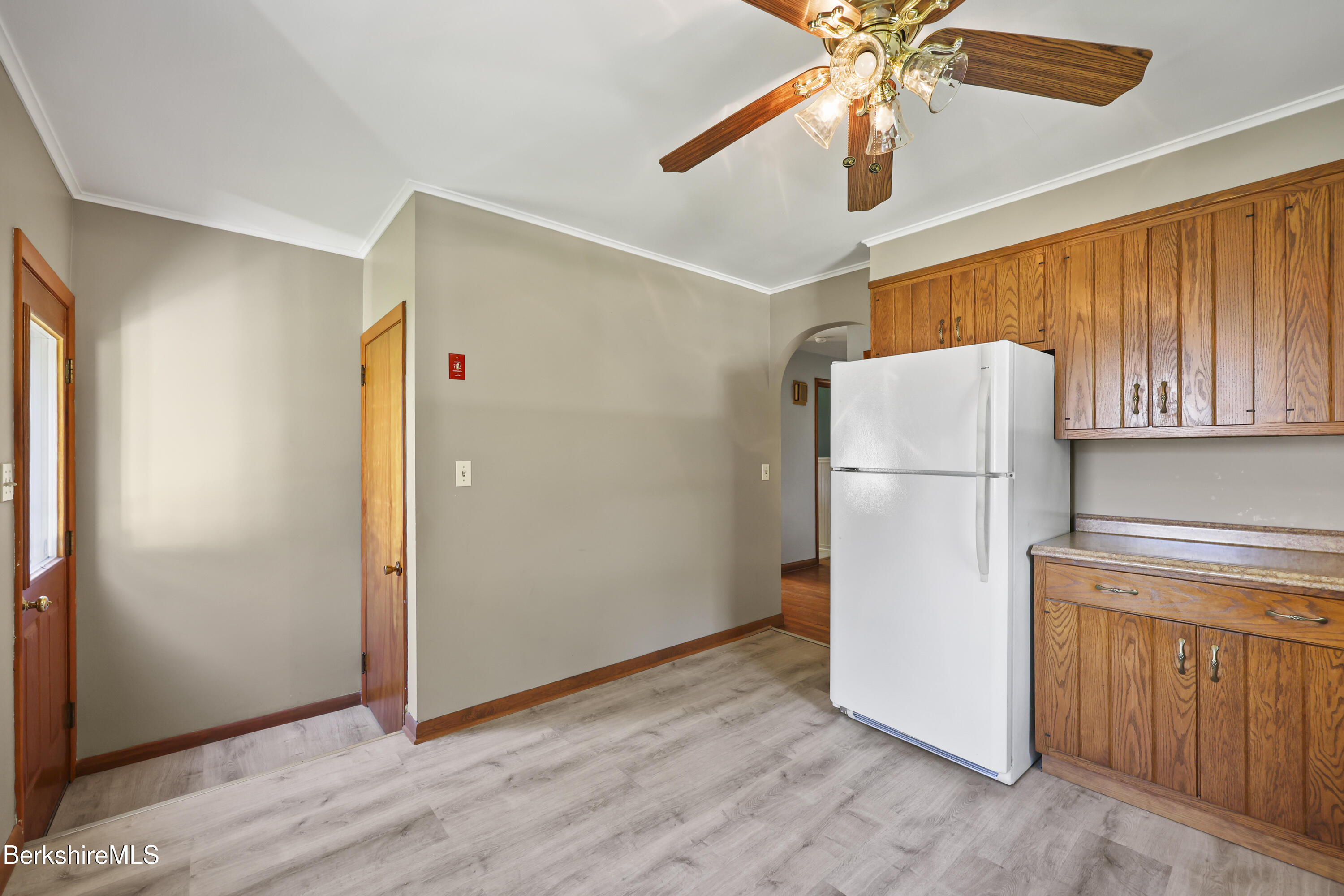 17 Howe Road Pittsfield, MA 01201 - Photo 8 of 32 65 Kitchen