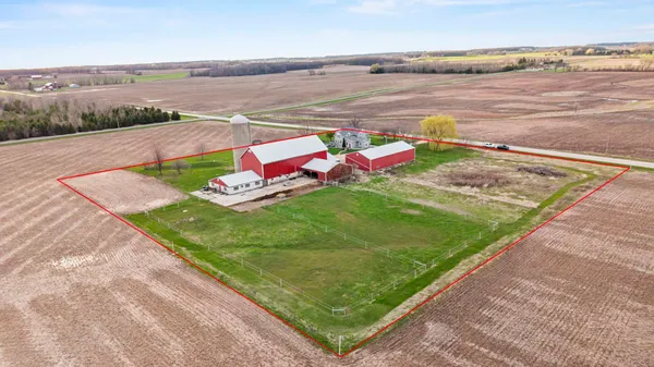 $575,000 | W3665 Faro Springs Road, Hilbert, WI 54129