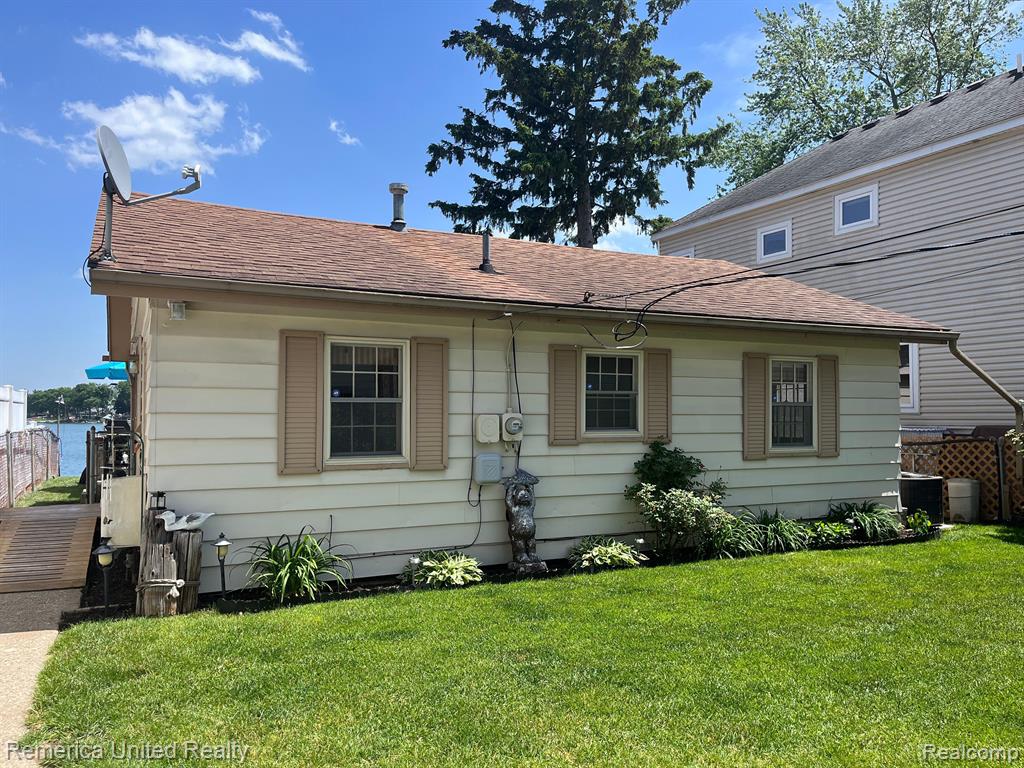 2620 Desmond Road Waterford, MI 48329 - Photo 8 of 39
