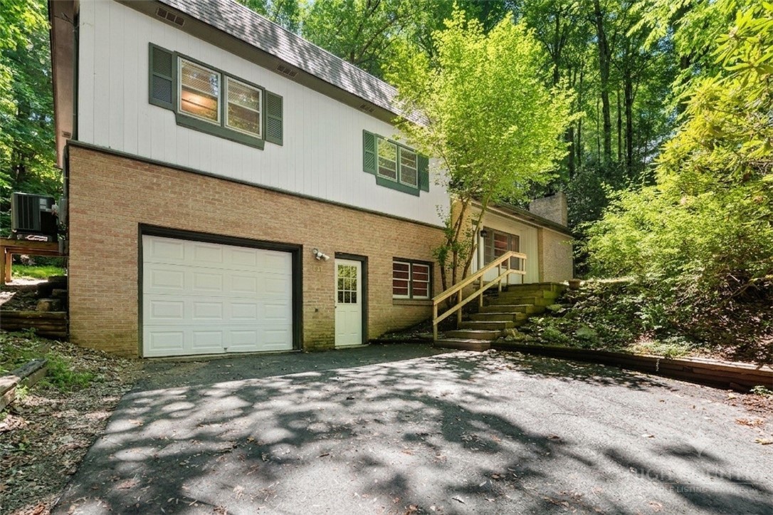 121 Horseshoe Drive Boone, NC 28607 - Photo 3 of 34