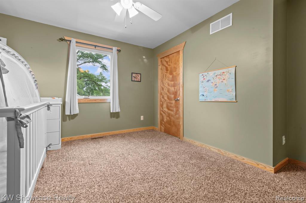 10933 Chicago Road Warren, MI 48093 - Photo 27 of 42