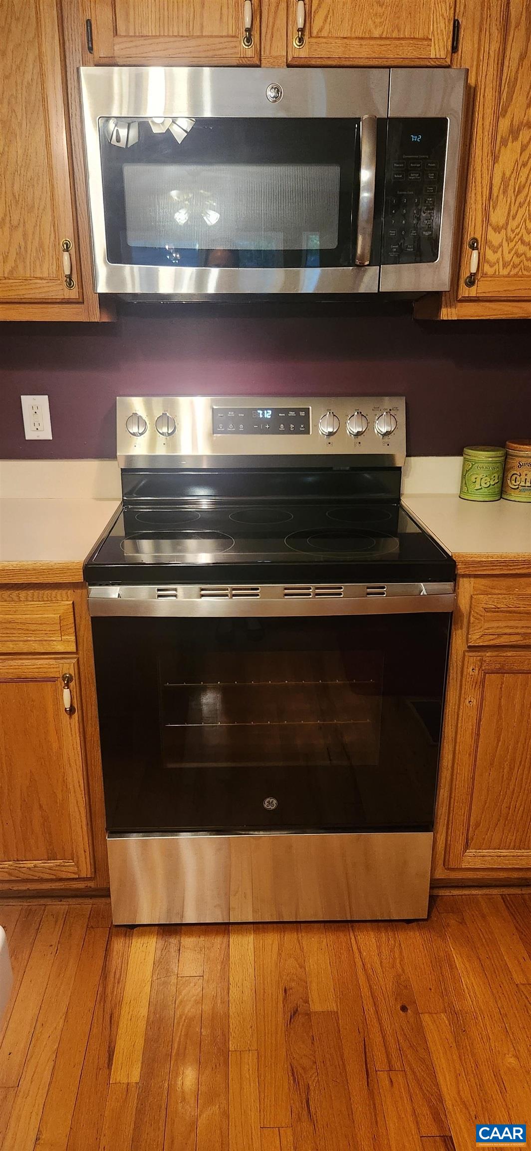 42 Oak Grove Road Palmyra, VA 22963 - Photo 16 of 37 a stove top oven sitting inside of a kitchen