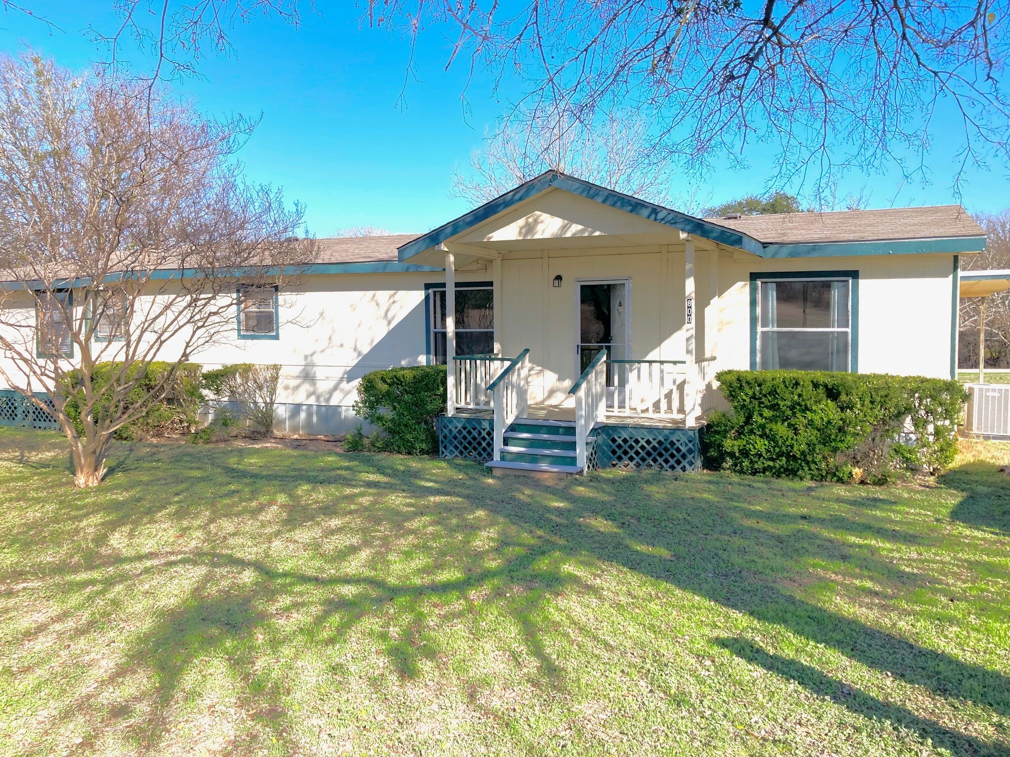 800 Archie Lane Belton, TX 76513 - Photo 5 of 32 COME ON IN and check it out.