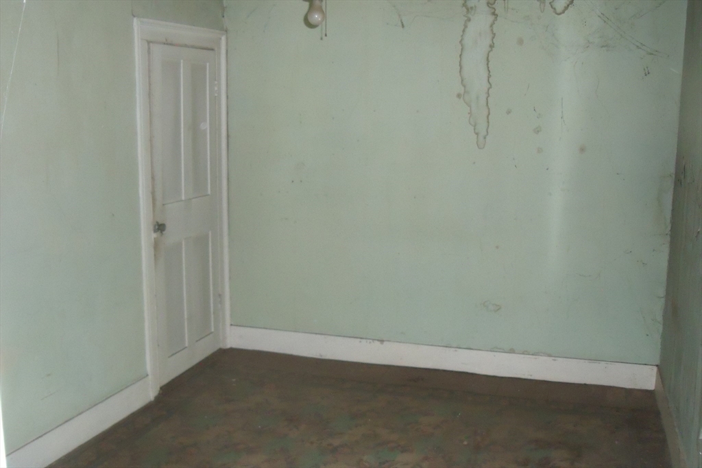 35 Goshen Road Williamsburg, MA 01096 - Photo 18 of 21 a room that has a window in it