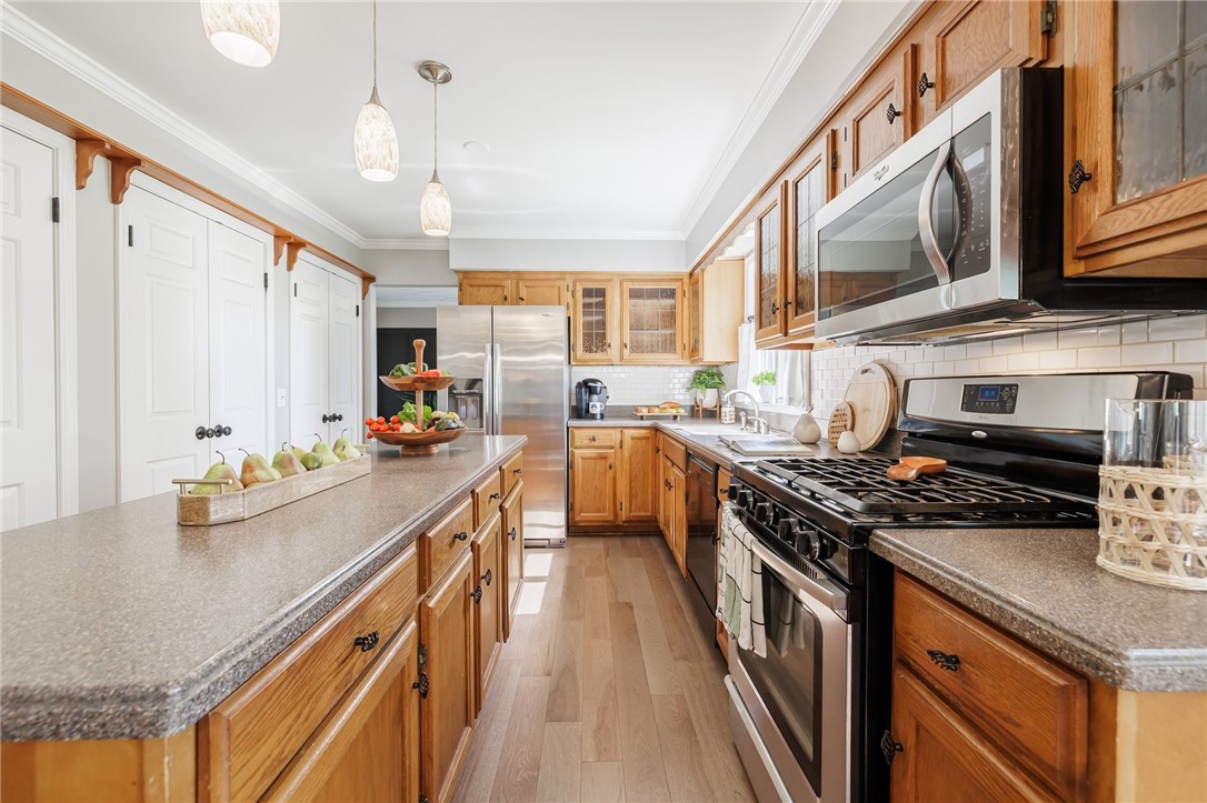 658 Willow Lane Webster, NY 14580 - Photo 11 of 46