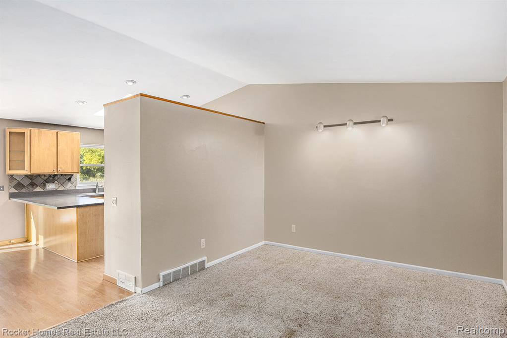 1815 Ruby Avenue Rochester Hills, MI 48309 - Photo 7 of 34