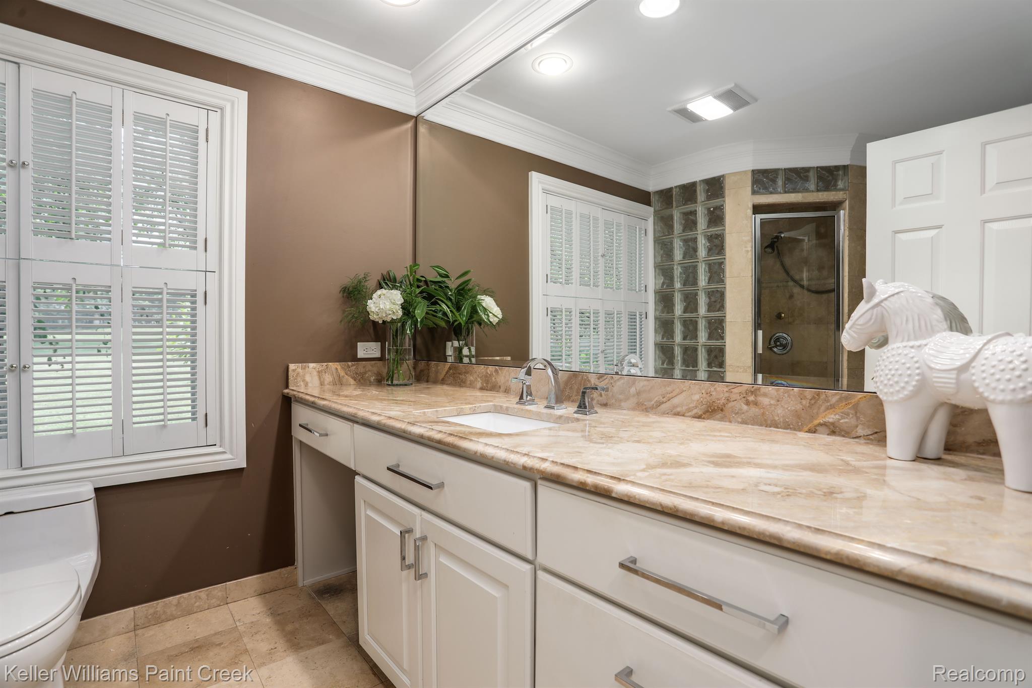 4165 Sheldon Road Rochester, MI 48306 - Photo 29 of 74 Primary bathroom