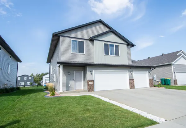 $435,000 | 319 6th Street East, Horace, ND 58047