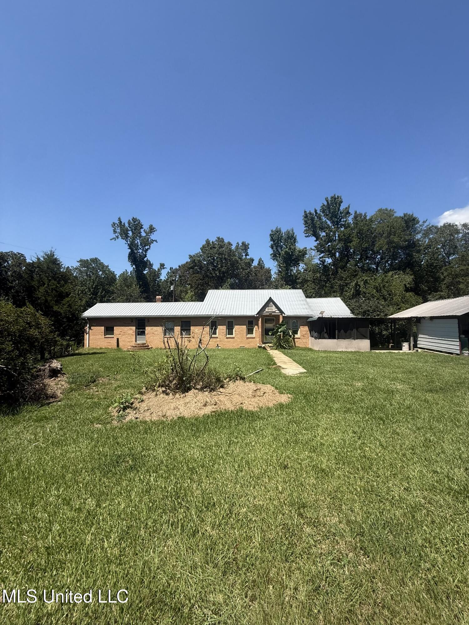 1184 Poplar Springs Road Hazlehurst, MS 39083 - Photo 9 of 44 IMG_9658