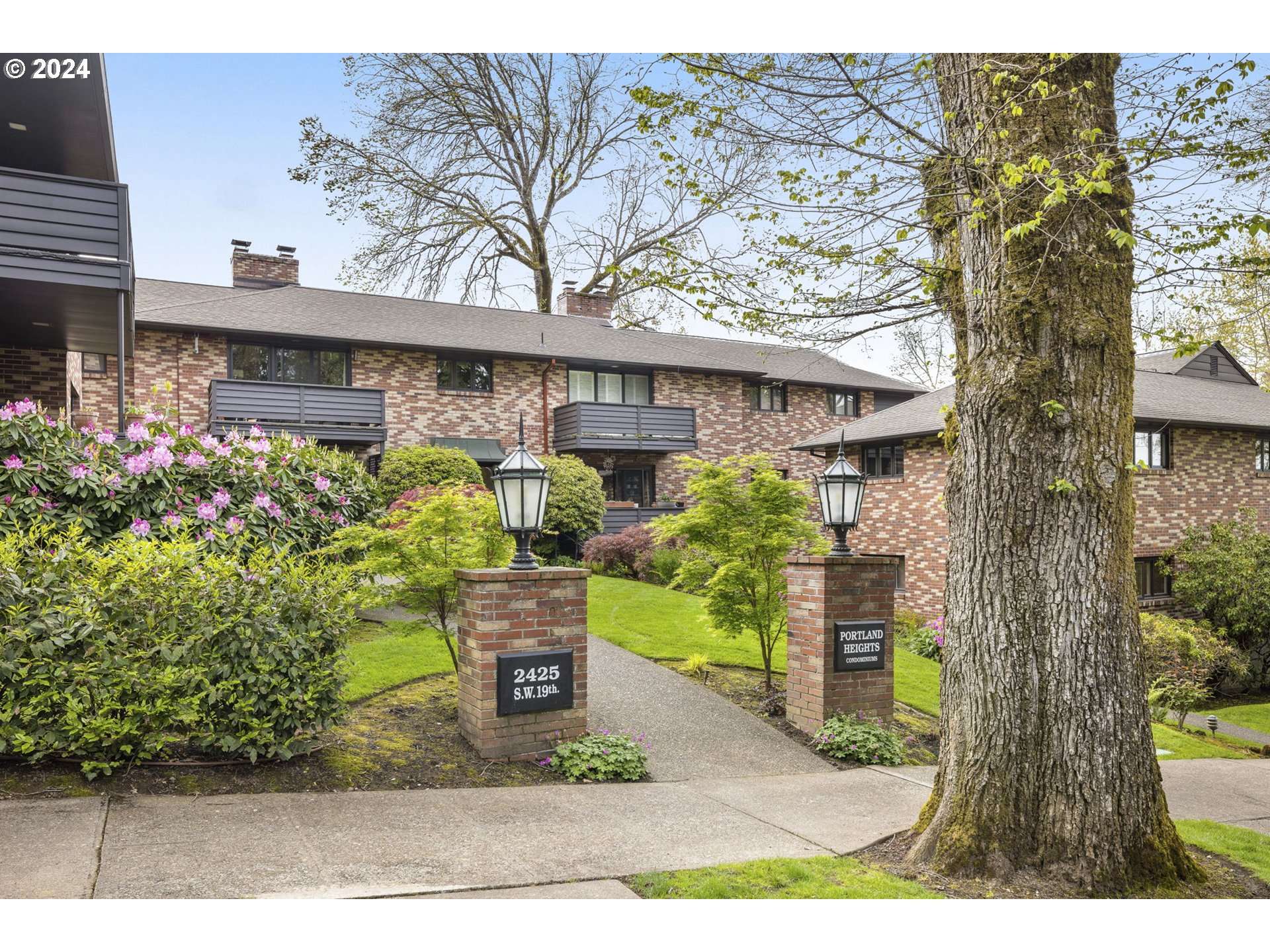 2425 Southwest 19th Avenue, Unit 6 Portland, OR 97201 - Photo 27 of 28 Gallery Image 27