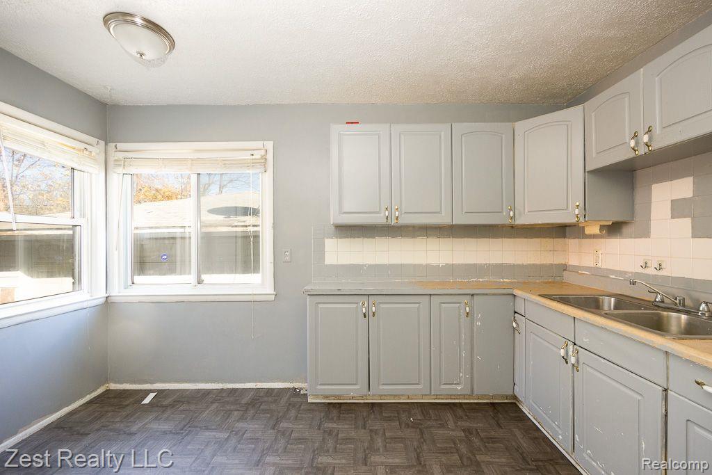 1421 Helen Street Inkster, MI 48141 - Photo 6 of 25
