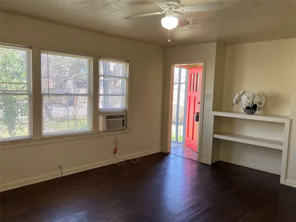 $1,695 | 611 Clifford Drive, Austin, TX 78745