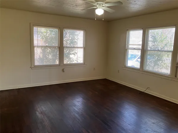 $1,695 | 611 Clifford Drive, Austin, TX 78745