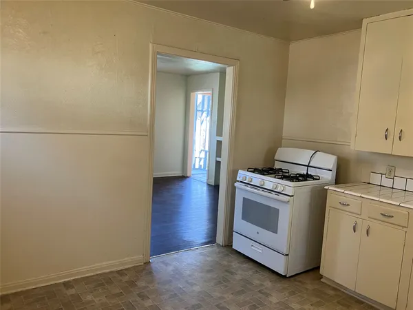 $1,695 | 611 Clifford Drive, Austin, TX 78745