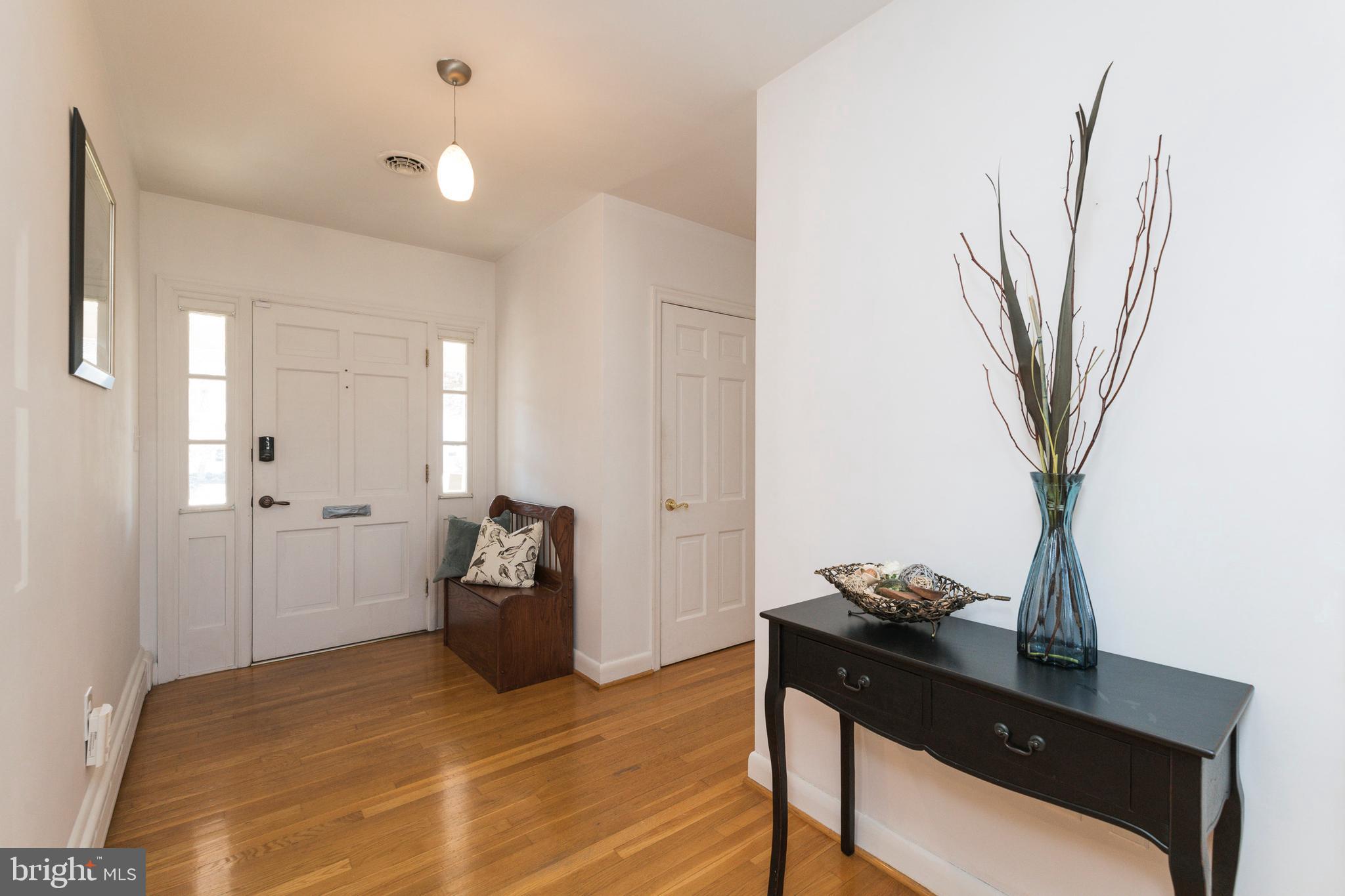 44 Ridge Road Westminster, MD 21157 - Photo 5 of 28 Foyer