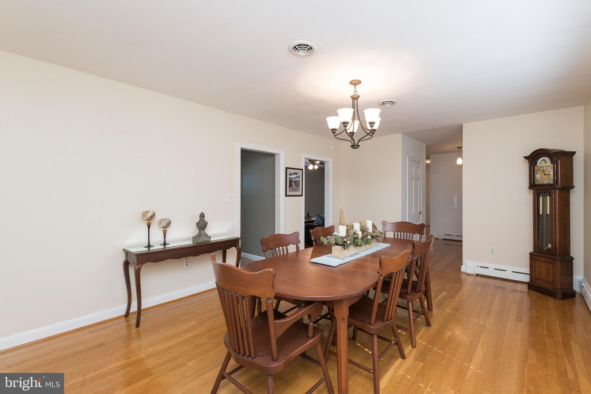 44 Ridge Road Westminster, MD 21157 - Photo 10 of 28 Real Hardwood oak flooring