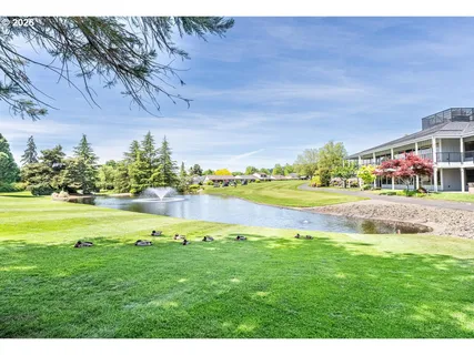 $179,900 | 10840 Southwest Meadowbrook Drive, Unit 57, Portland, OR 97224