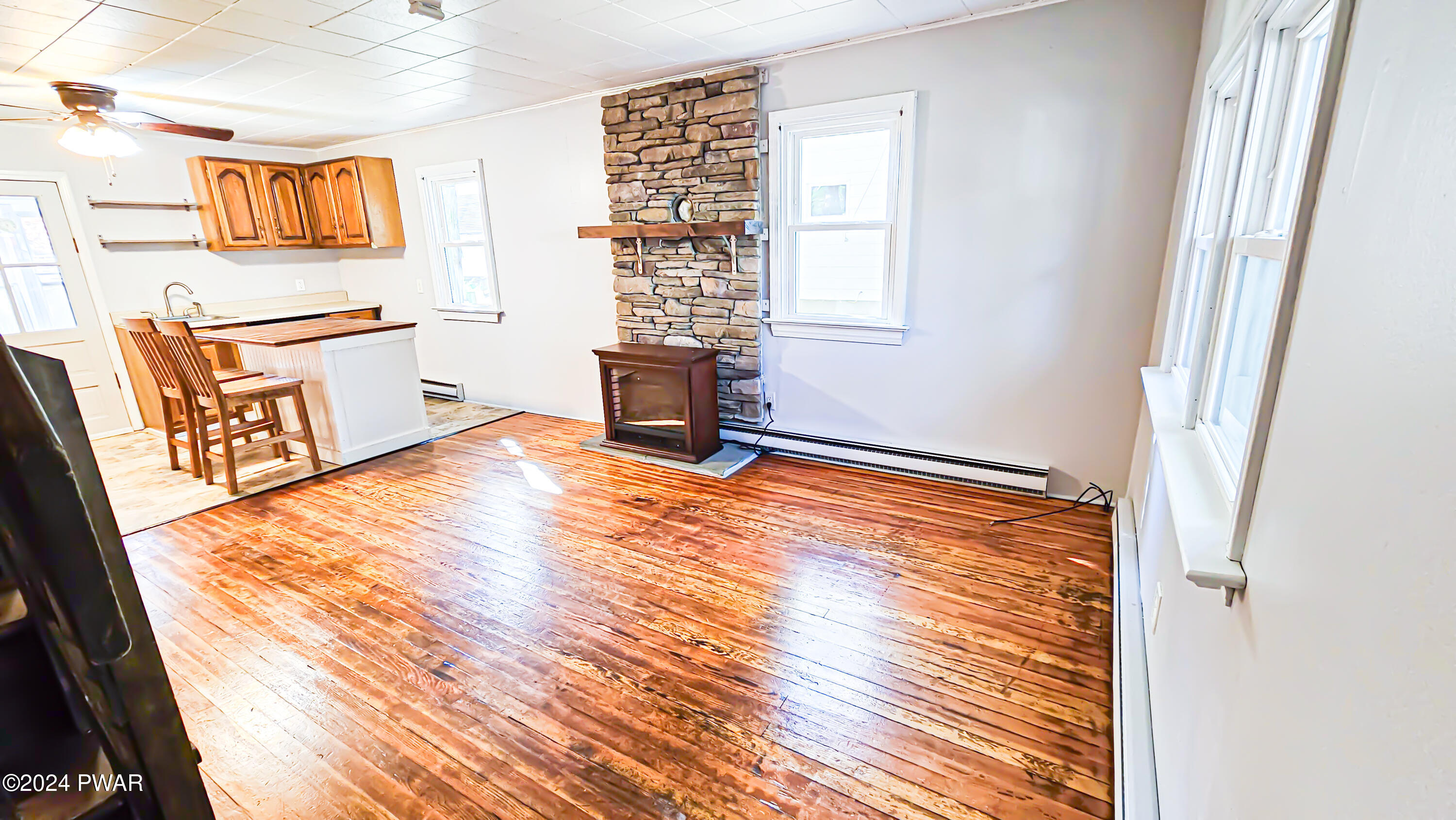 131 East Balsam Road Greentown, PA 18426 - Photo 8 of 48 20241017_140440