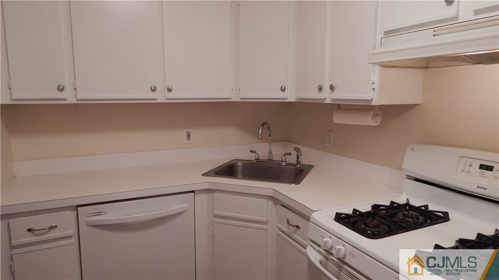274 Nebula Road, Unit 274 Piscataway, NJ 08854 - Photo 5 of 8 Gallery Image 5