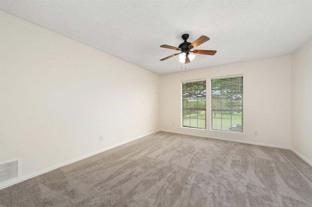 915 West Pleasant Run Road DeSoto, TX 75115 - Photo 34 of 40