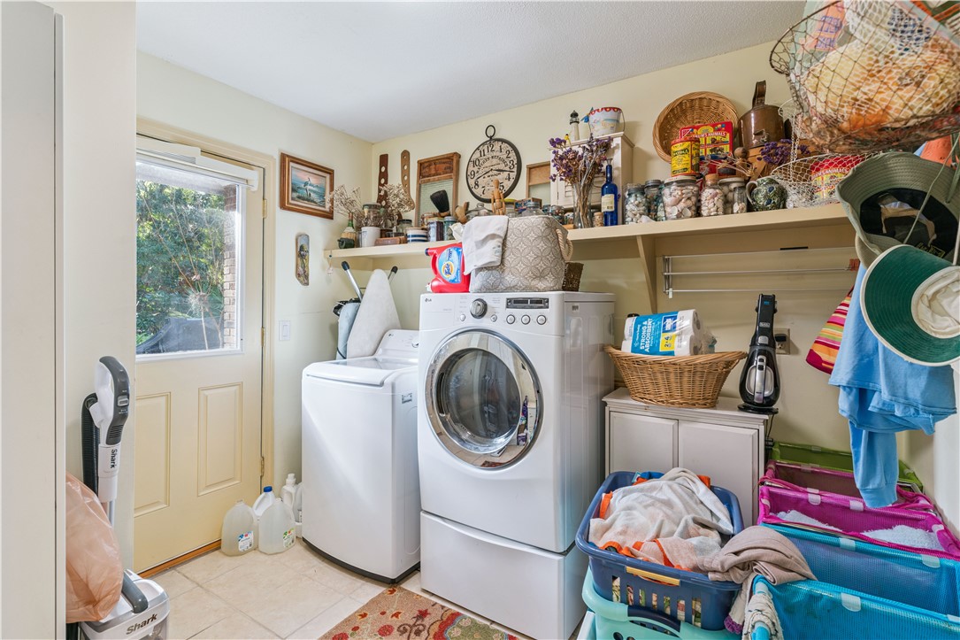 219 Five Pounds Road St. Simons Island, GA 31522 - Photo 21 of 27 Large laundry room with backyard access