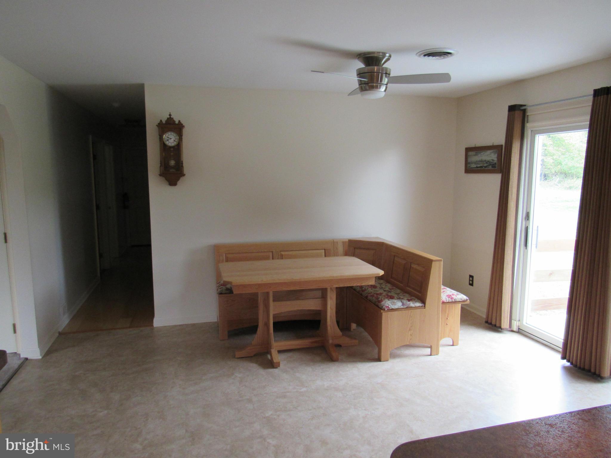 13050 Scott Road Waynesboro, PA 17268 - Photo 6 of 30 Breakfast area
