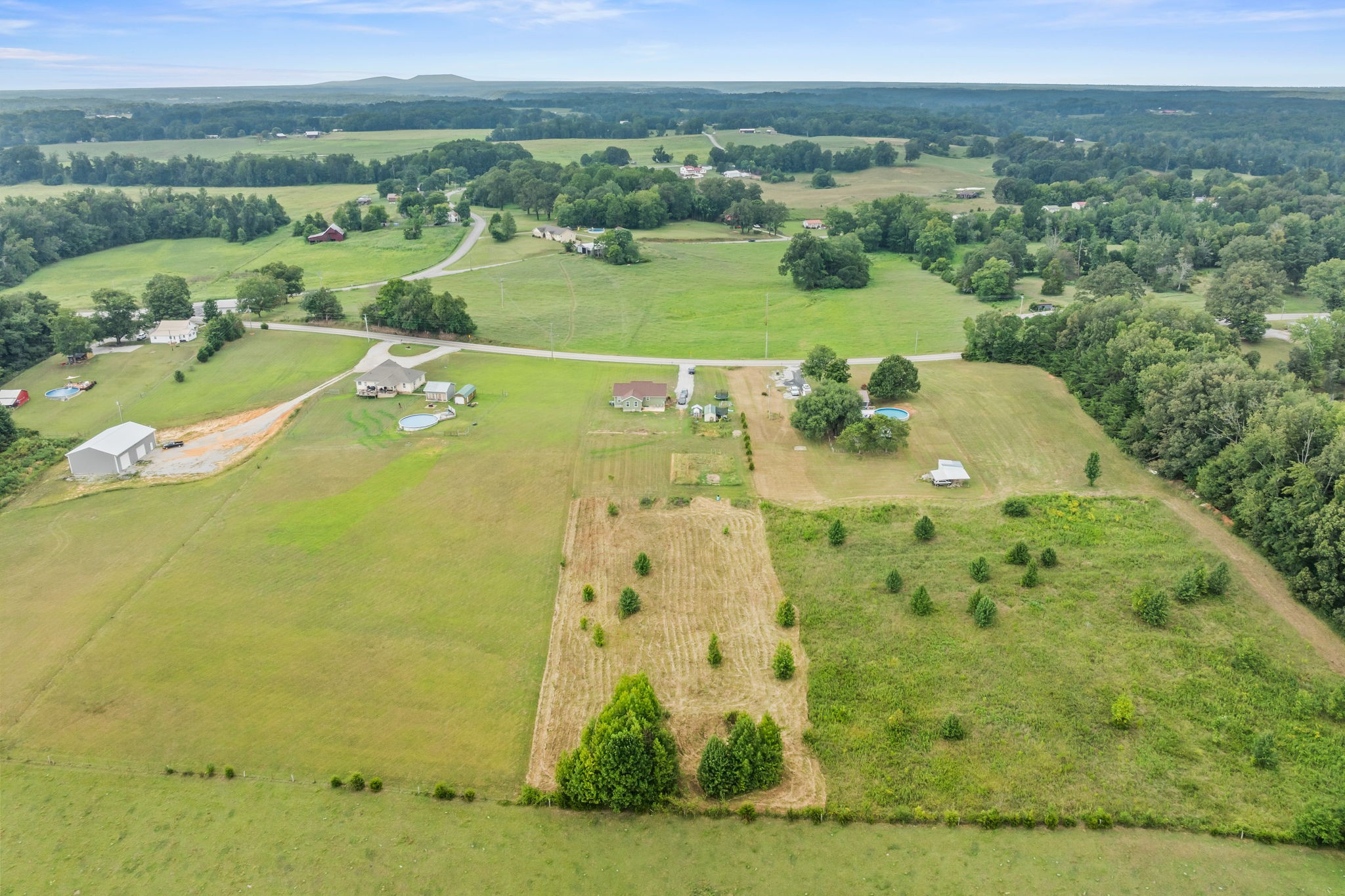 13723 Old Kentucky Road Walling, TN 38587 - Photo 33 of 34 a view of a lake with a mountain