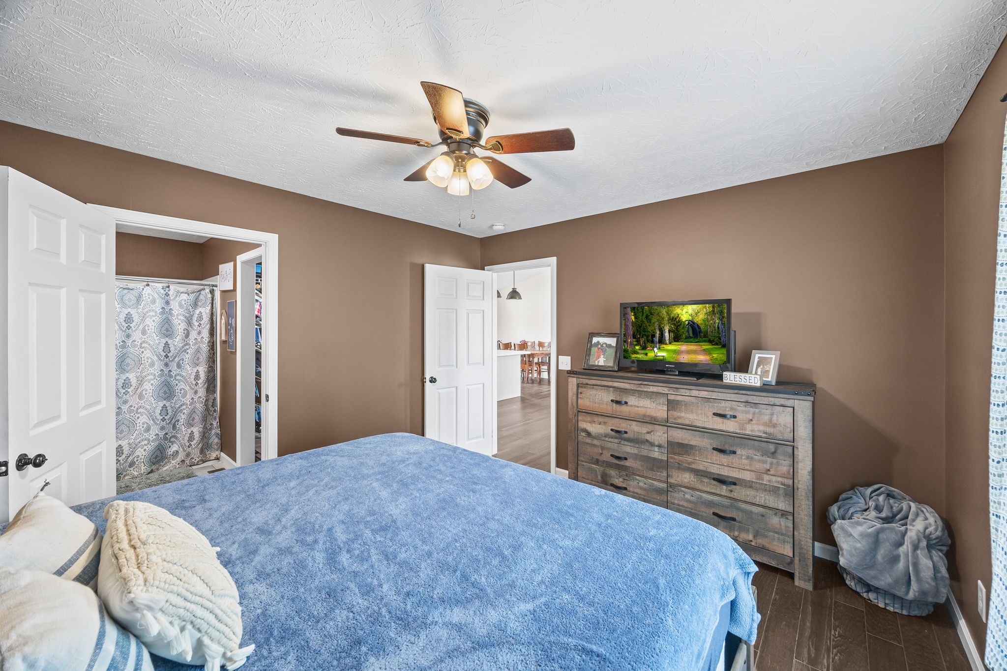 13723 Old Kentucky Road Walling, TN 38587 - Photo 10 of 34 a bedroom with a bed and furniture