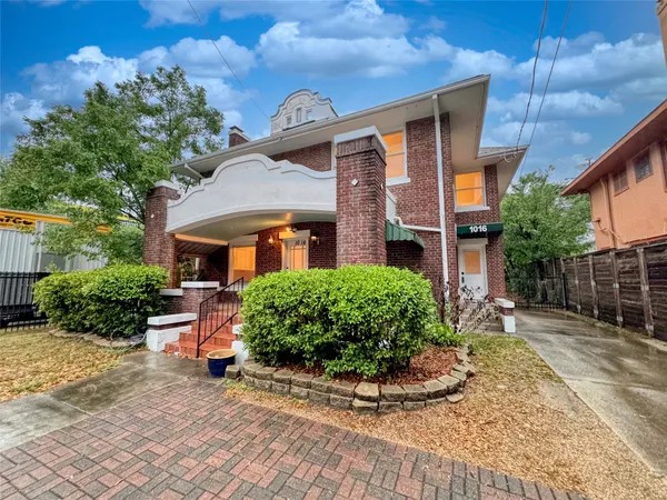 $3,250 | 1016 West Alabama Street, Houston, TX 77006
