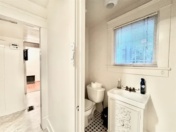 $3,250 | 1016 West Alabama Street, Houston, TX 77006