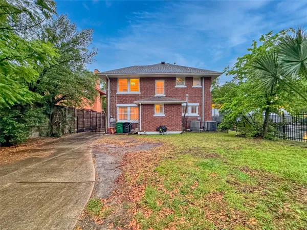$3,250 | 1016 West Alabama Street, Houston, TX 77006