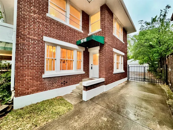 $3,250 | 1016 West Alabama Street, Houston, TX 77006