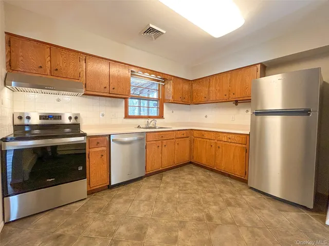 $3,000 | 106 Gretna Woods Road, Pleasant Valley, NY 12569