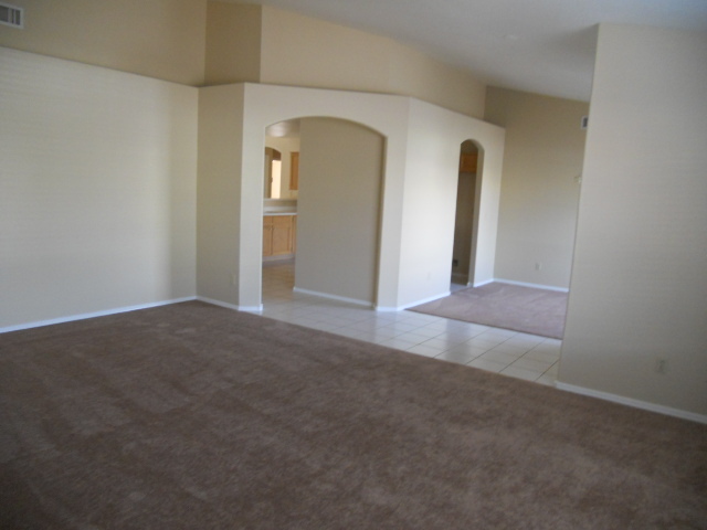 549 West Silver Creek Road Gilbert, AZ 85233 - Photo 6 of 19 Living looking towards dining