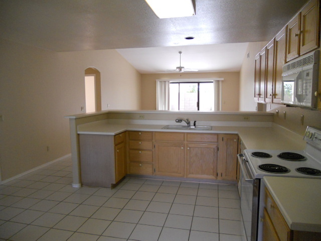 549 West Silver Creek Road Gilbert, AZ 85233 - Photo 7 of 19 Kitchen
